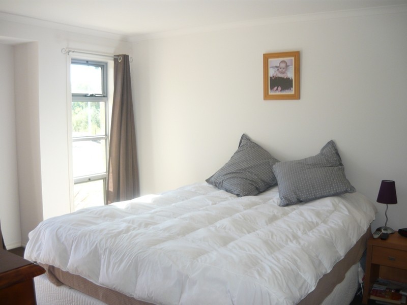 17 Jacob Street, Burrumbuttock NSW 2642