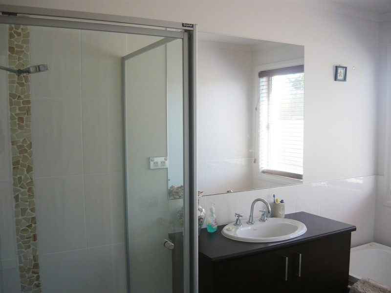 17 Jacob Street, Burrumbuttock NSW 2642