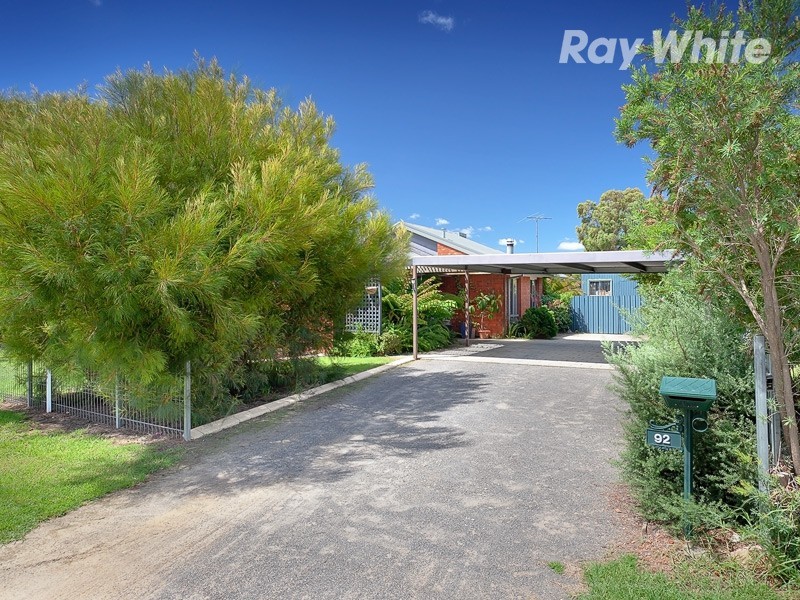 92  Hammer Street, Howlong NSW 2643