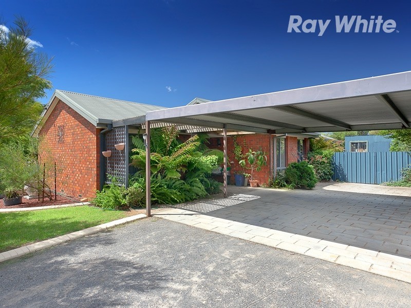 92  Hammer Street, Howlong NSW 2643