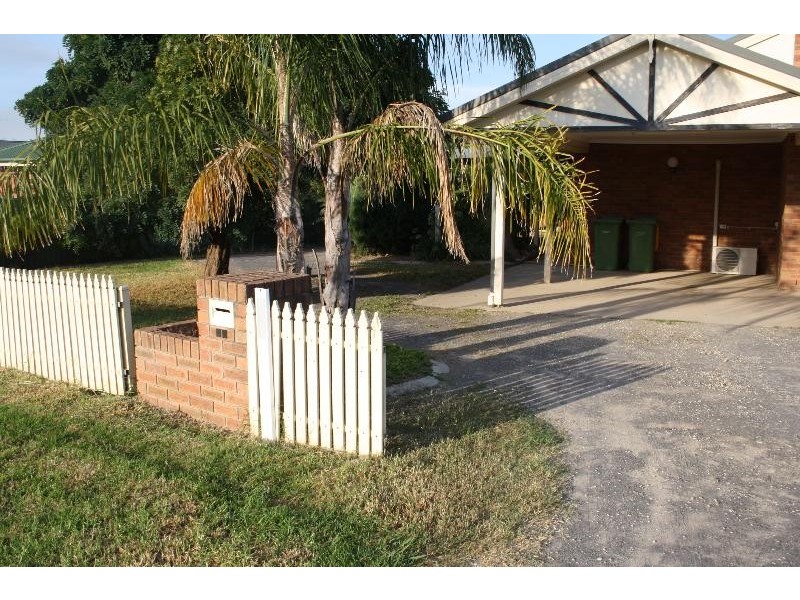 42 Larmer Street, Howlong NSW 2643