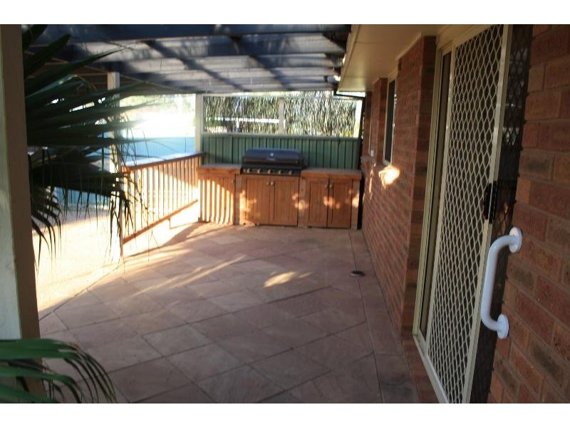 42 Larmer Street, Howlong NSW 2643