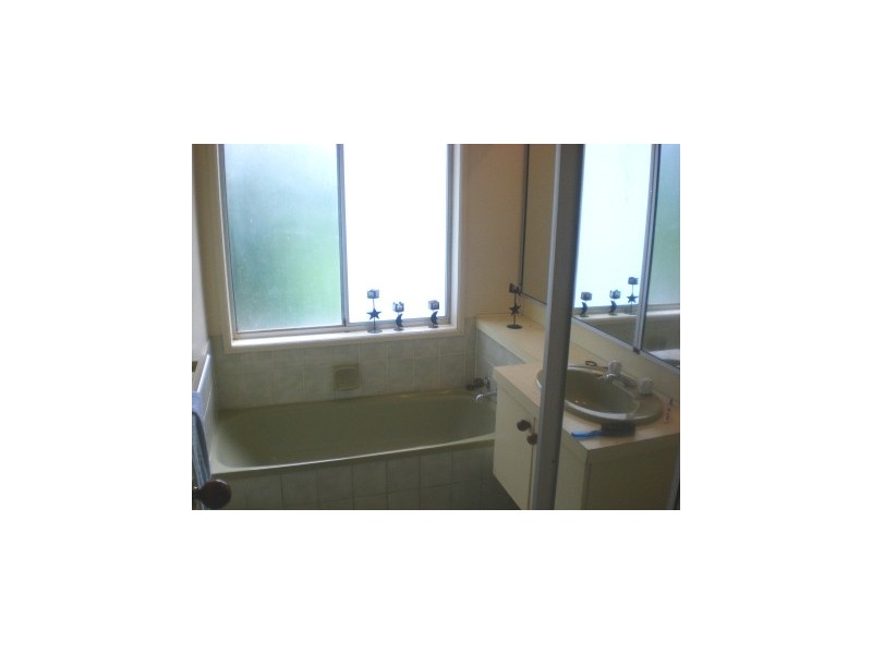 152 Jude Street, Howlong NSW 2643