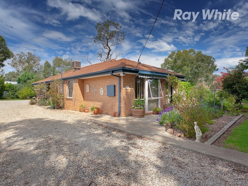 92 Larmer Street, Howlong NSW 2643