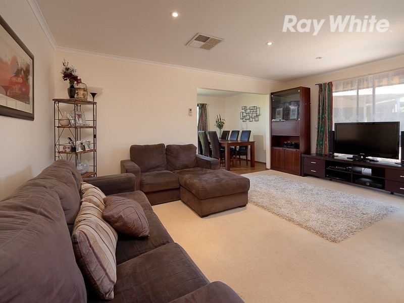 4 Budginigi Place, Thurgoona NSW 2640