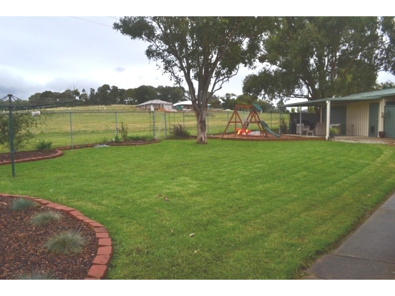 4 Budginigi Place, Thurgoona NSW 2640