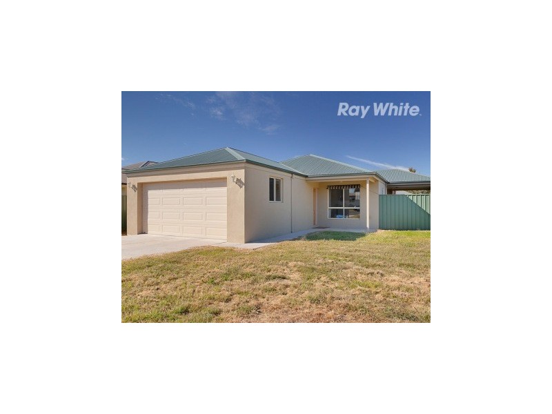 144 Kennedy Street, Howlong NSW 2643