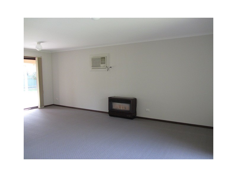 401 Elton Court, Lavington NSW 2641