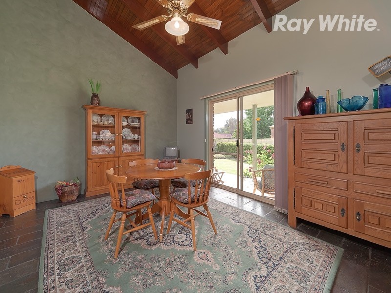 8 Watt Place, Lavington NSW 2641