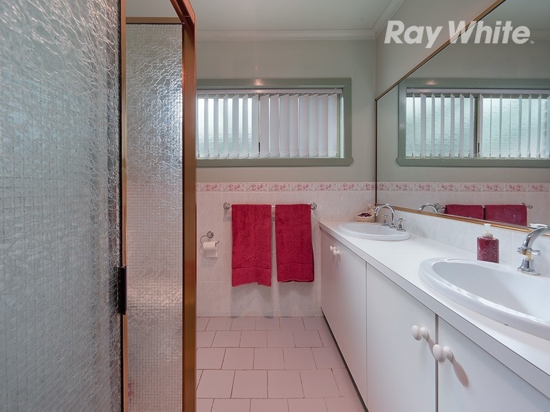 8 Watt Place, Lavington NSW 2641