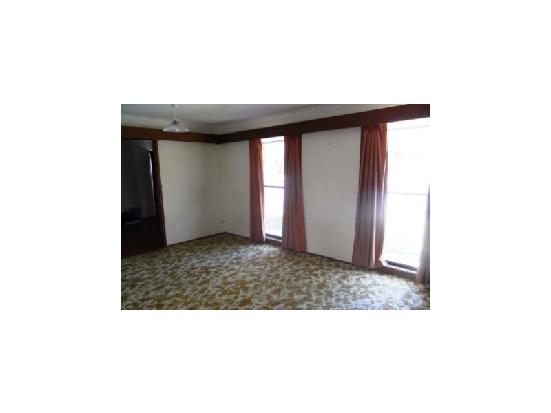 443 Kaitlers Road, Lavington NSW 2641