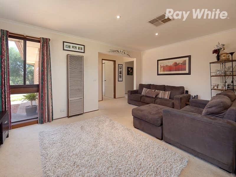 4 Budginigi Place, Thurgoona NSW 2640