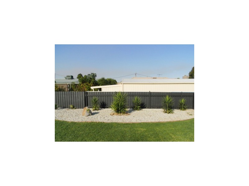 6 Lions Place, Culcairn NSW 2660