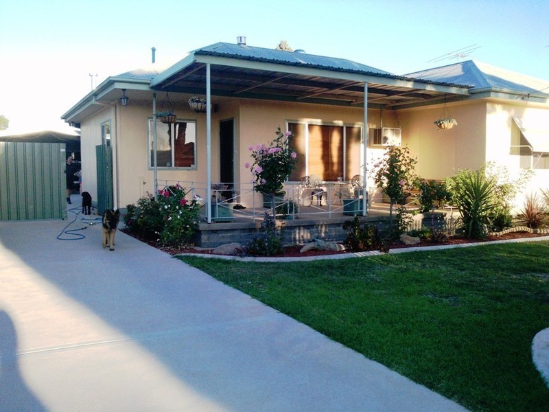 476 Mckenzie Street, Lavington NSW 2641
