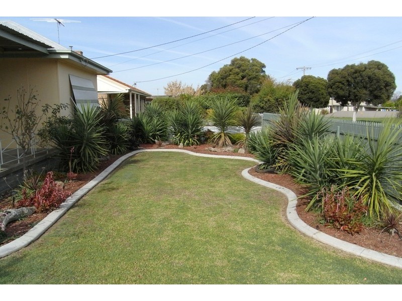 476 Mckenzie Street, Lavington NSW 2641