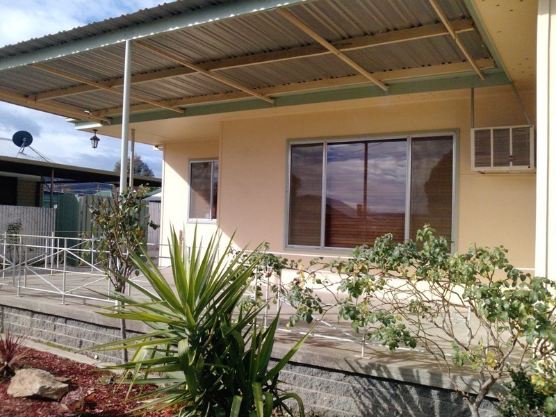 476 Mckenzie Street, Lavington NSW 2641