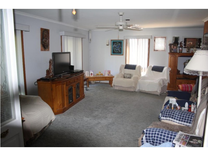 140 Hume Street, Howlong NSW 2643