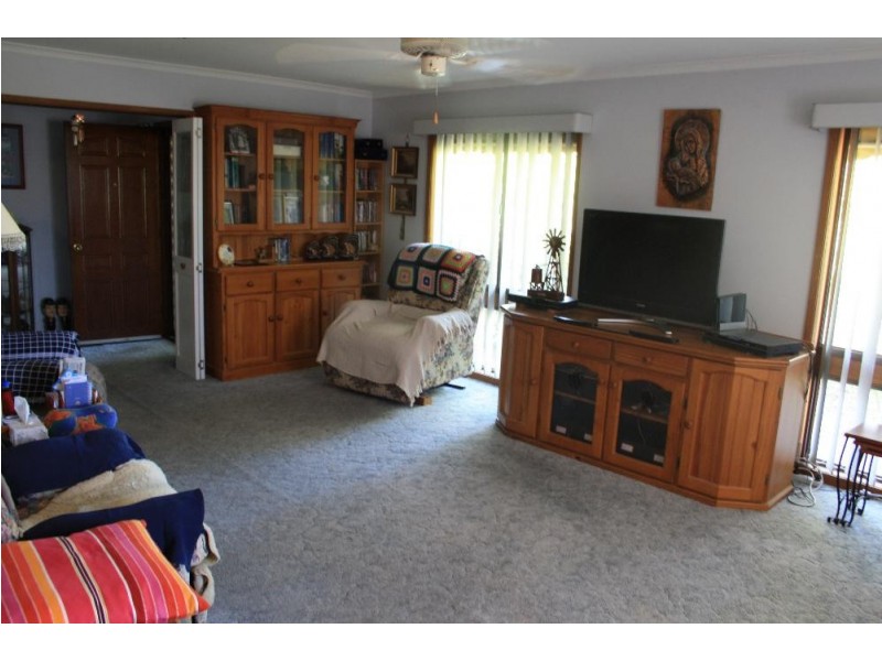 140 Hume Street, Howlong NSW 2643