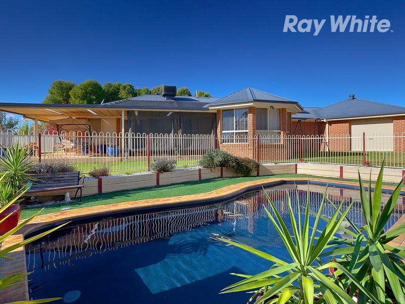 69 Dunne Crescent, Thurgoona NSW 2640