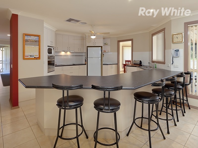 69 Dunne Crescent, Thurgoona NSW 2640