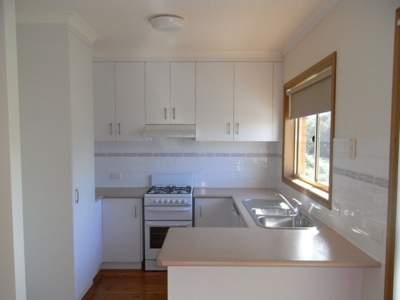 8 Chatterton Place, West Albury NSW 2640