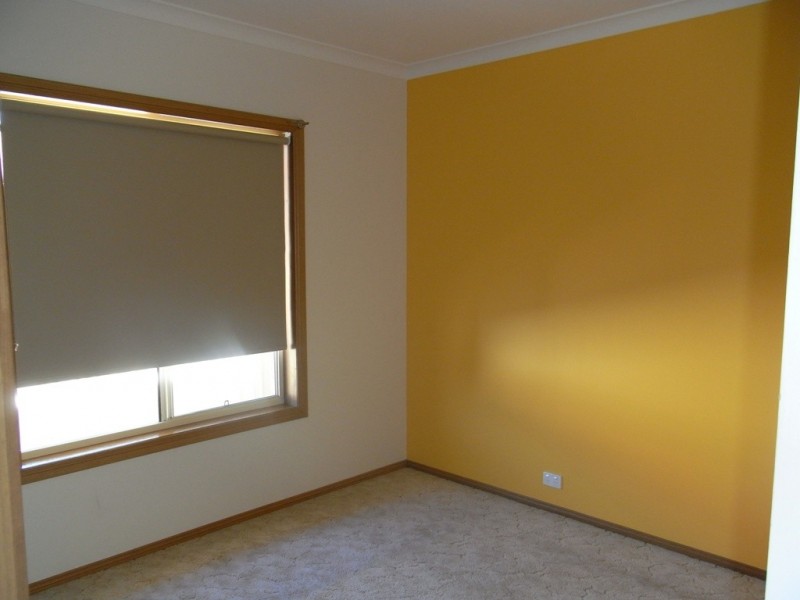 8 Chatterton Place, West Albury NSW 2640