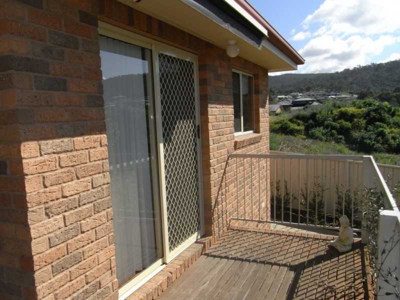 8 Chatterton Place, West Albury NSW 2640