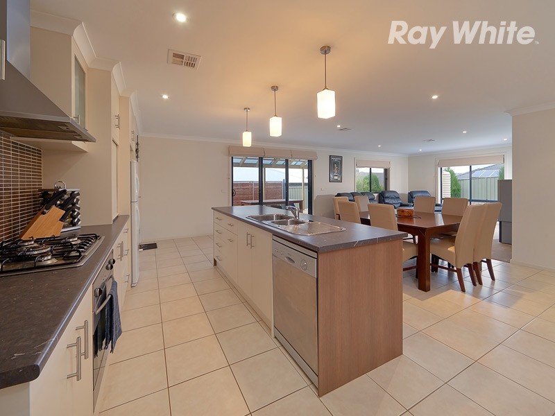 19 Treecreeper Street, Thurgoona NSW 2640