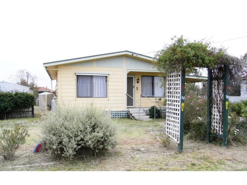 10 Elizabeth Street, Culcairn NSW 2660