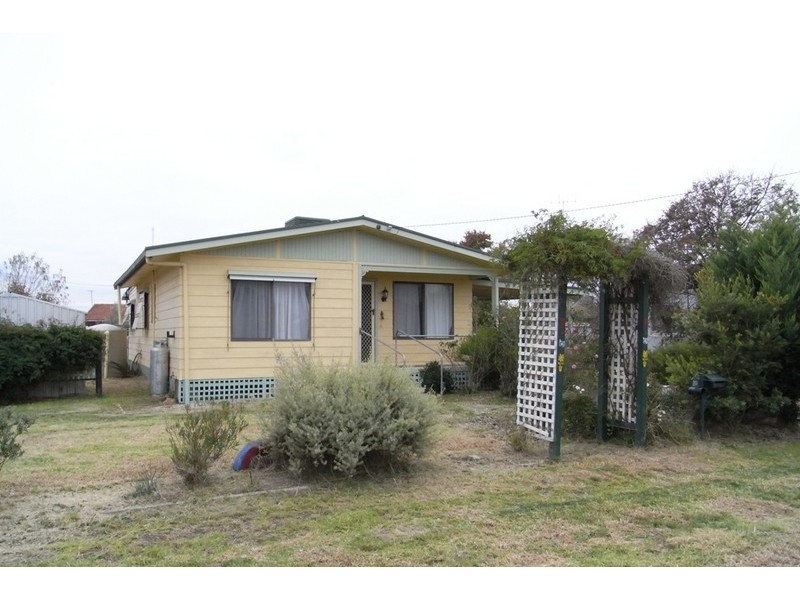 10 Elizabeth Street, Culcairn NSW 2660