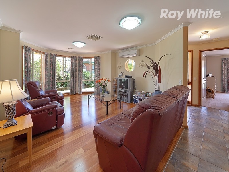 11 Doulton Drive, West Albury NSW 2640