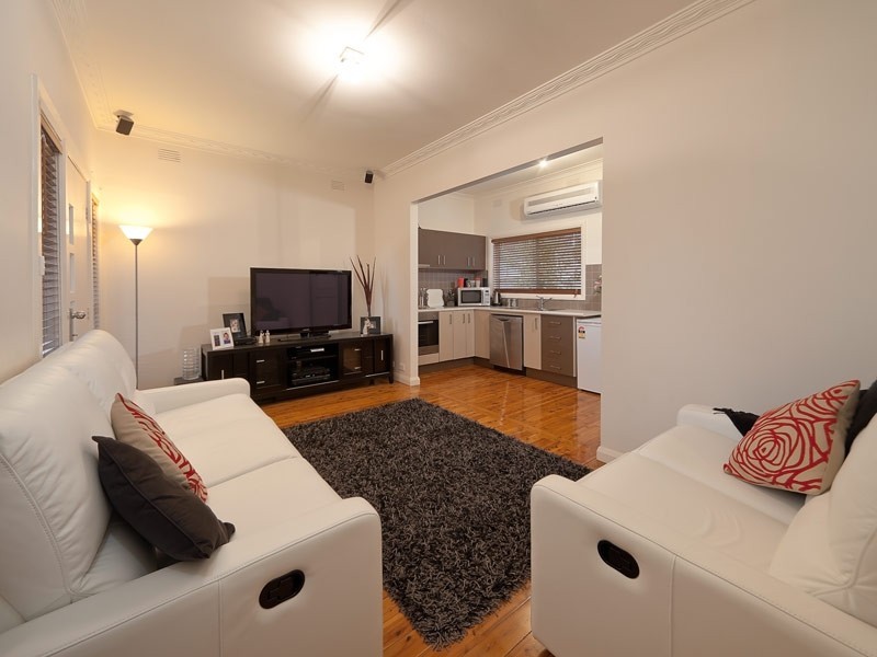 1/393 Griffith Road, Lavington NSW 2641