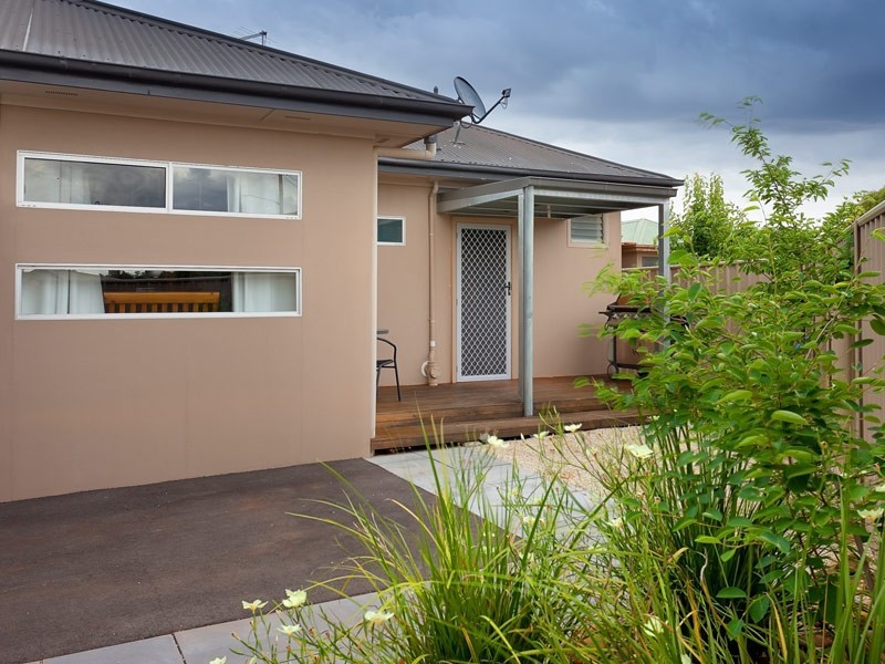1/393 Griffith Road, Lavington NSW 2641