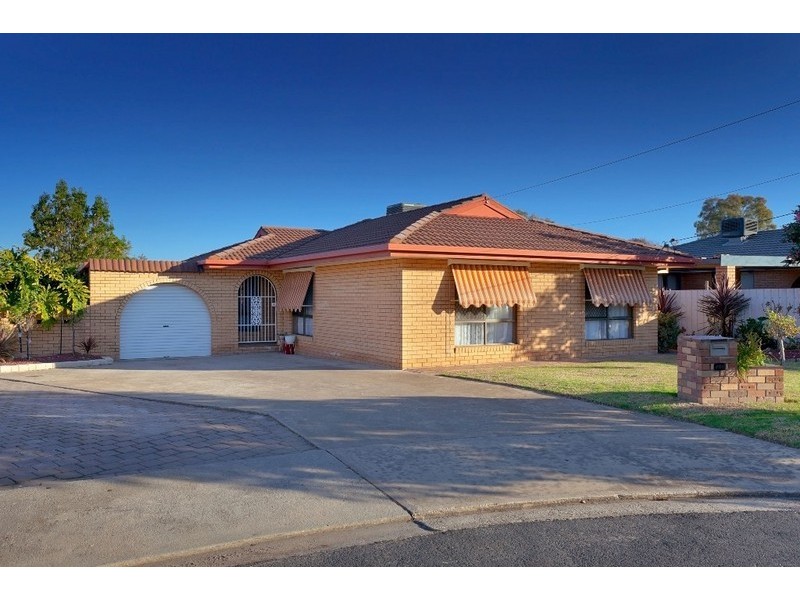488 Laramee Drive, Lavington NSW 2641
