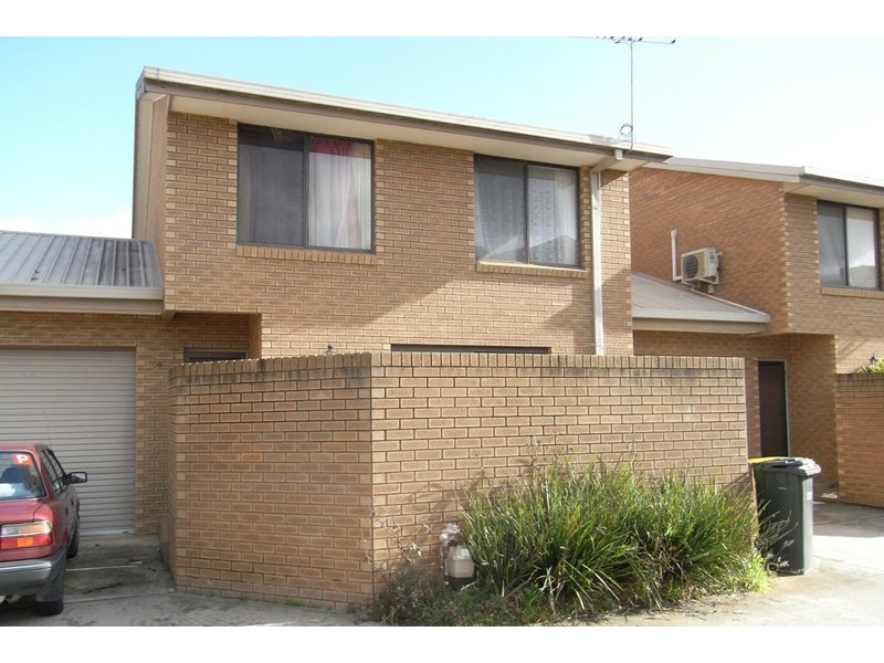 4/411 Bevan Street, Lavington NSW 2641