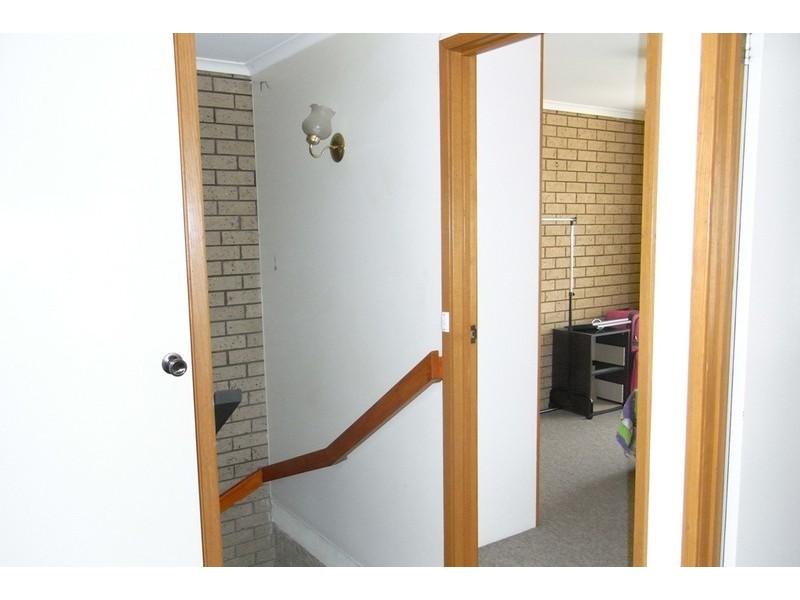 4/411 Bevan Street, Lavington NSW 2641