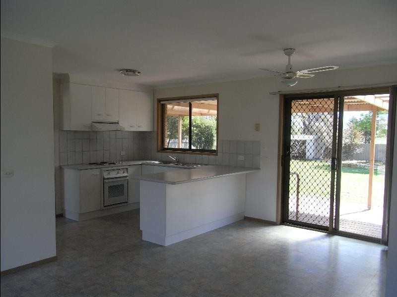 63 Kennedy Street, Howlong NSW 2643