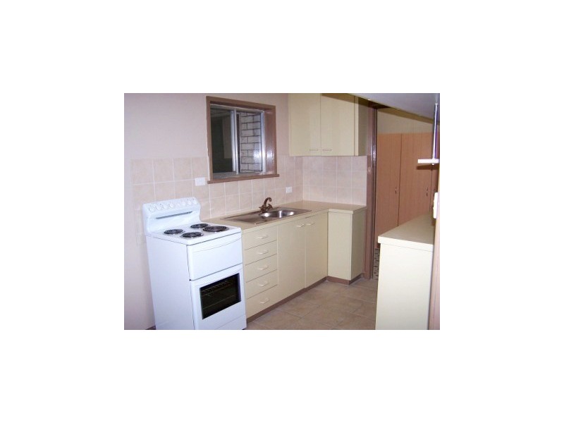 398 Eden Street, Lavington NSW 2641