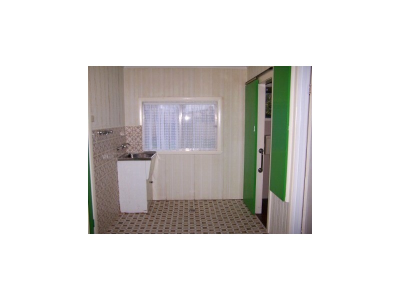 398 Eden Street, Lavington NSW 2641