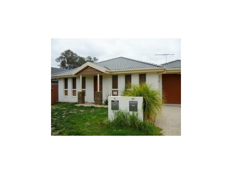 43 Kurrajong Crescent, West Albury NSW 2640