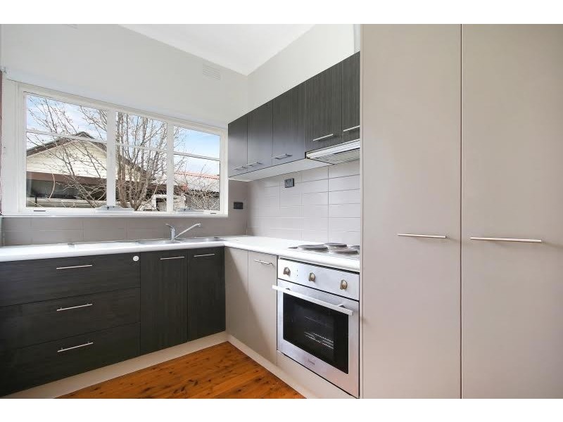 2/393 Griffith Road, Lavington NSW 2641