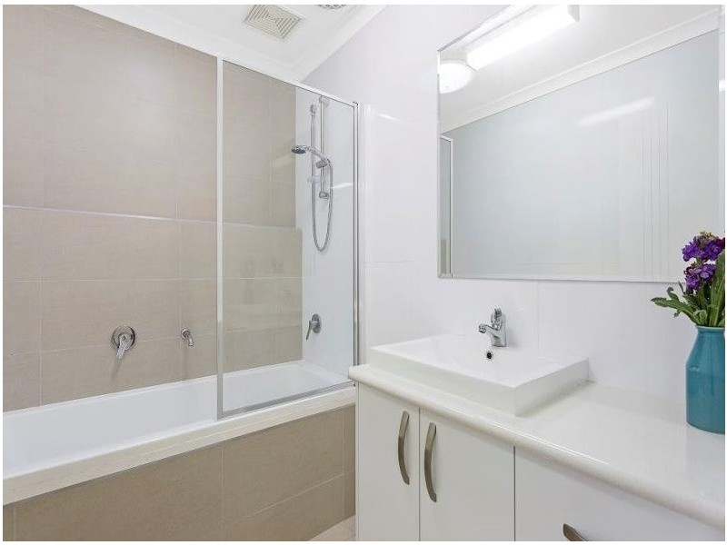 4/622 Prune St, Lavington NSW 2641