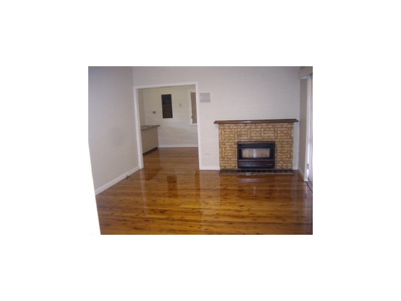 554 Kemp Street, Lavington NSW 2641