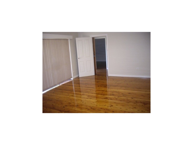 554 Kemp Street, Lavington NSW 2641