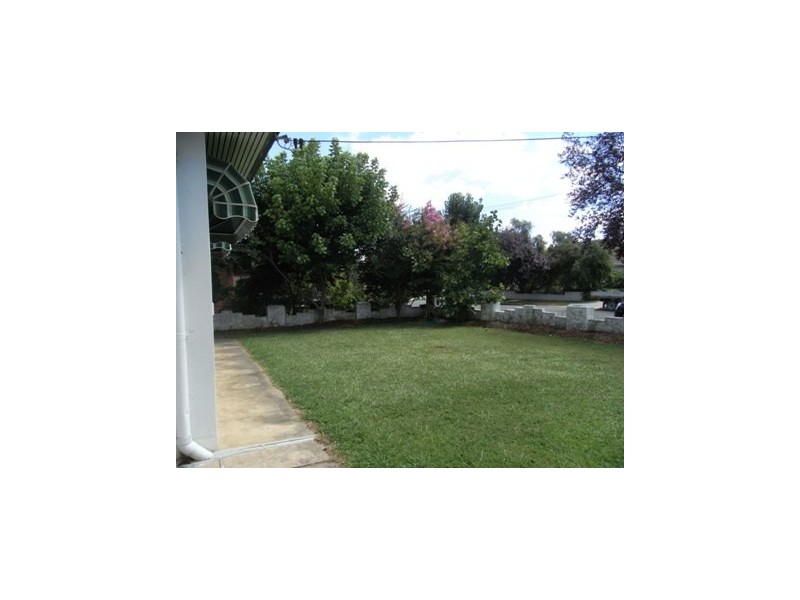 834 St James Crescent, Albury NSW 2640