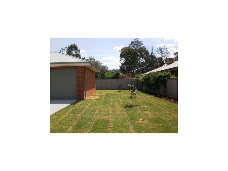 31 Townsend Street, Howlong NSW 2643