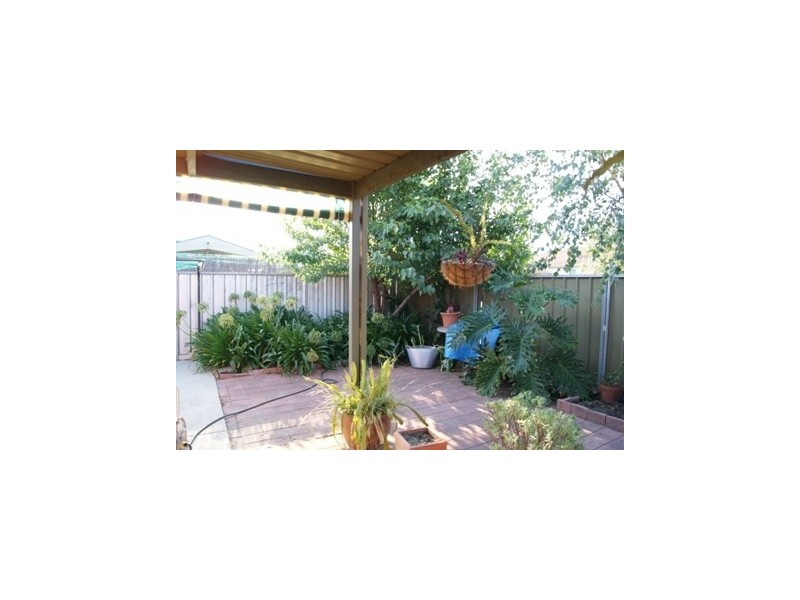 2/4 Rachel Court, Lavington NSW 2641