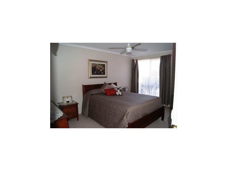 2/4 Rachel Court, Lavington NSW 2641