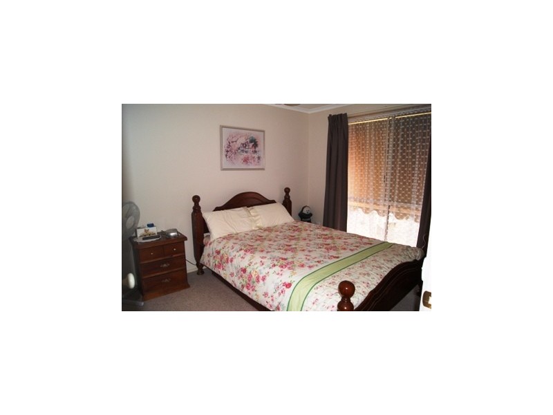 2/4 Rachel Court, Lavington NSW 2641