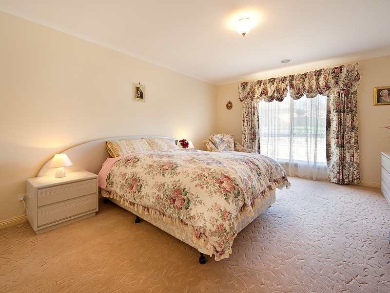 23 Kurrajong Crescent, West Albury NSW 2640